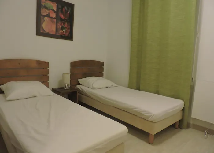 Confortable Proche Du Et Pistes Cyclables Pour 6 Personnes * Aureilhan (Landes)